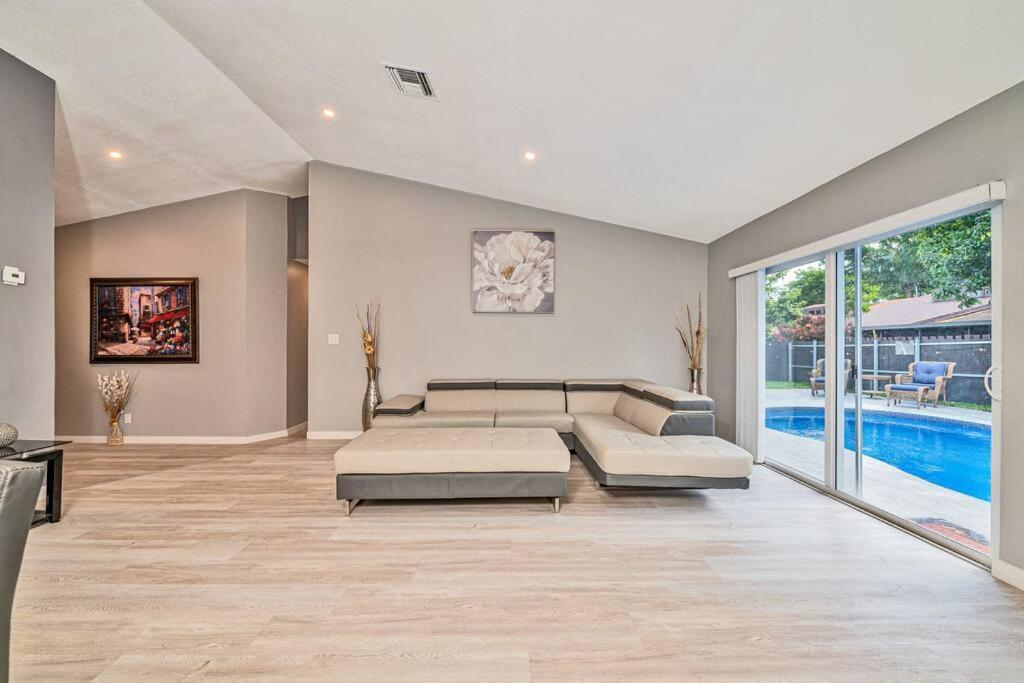 Spacious 4 Bedrooms, 2 Bathroom House With Pool Miramar Buitenkant foto