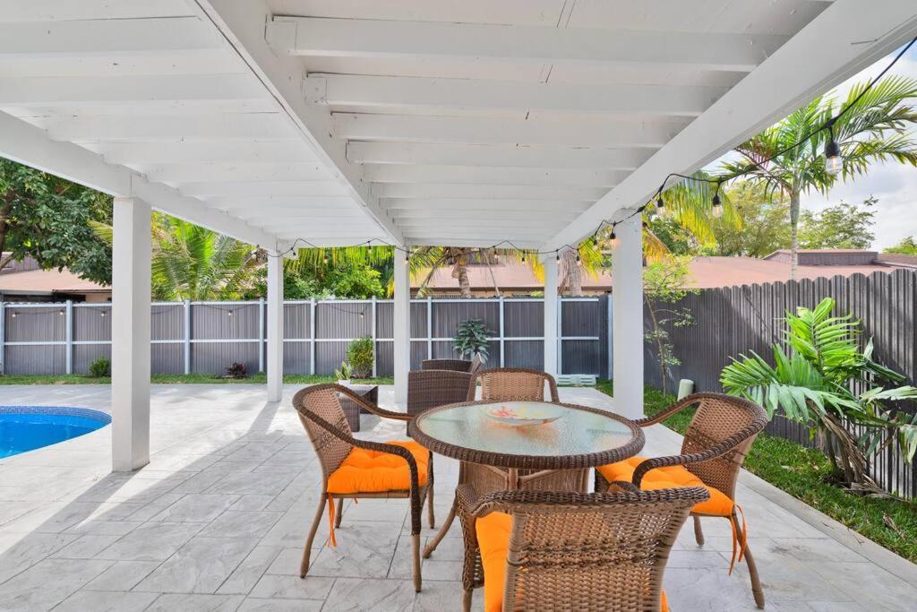 Spacious 4 Bedrooms, 2 Bathroom House With Pool Miramar Buitenkant foto