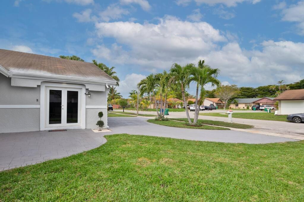 Spacious 4 Bedrooms, 2 Bathroom House With Pool Miramar Buitenkant foto