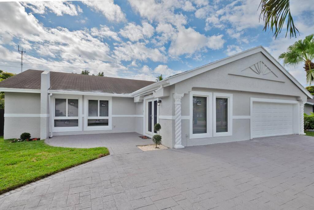 Spacious 4 Bedrooms, 2 Bathroom House With Pool Miramar Buitenkant foto